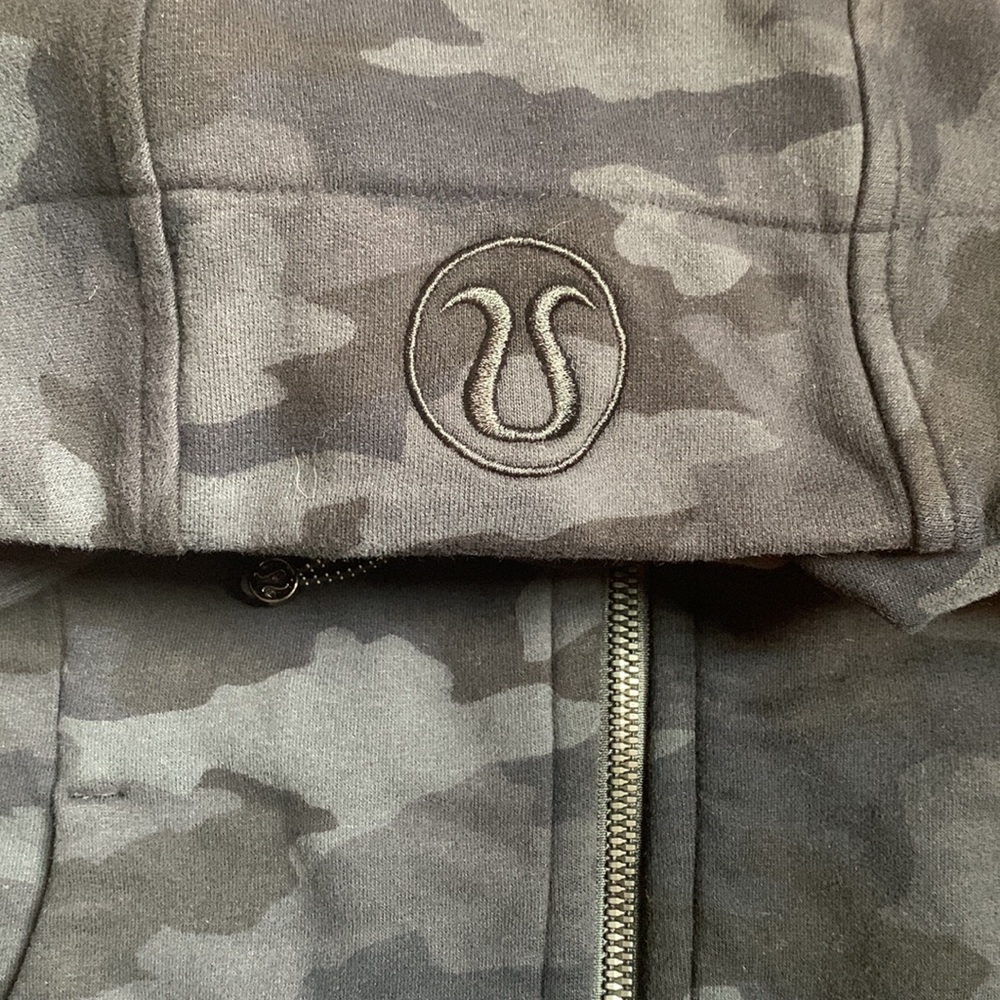 Lululemon Scuba Full-Zip Hoodie - Picture 7 of 7